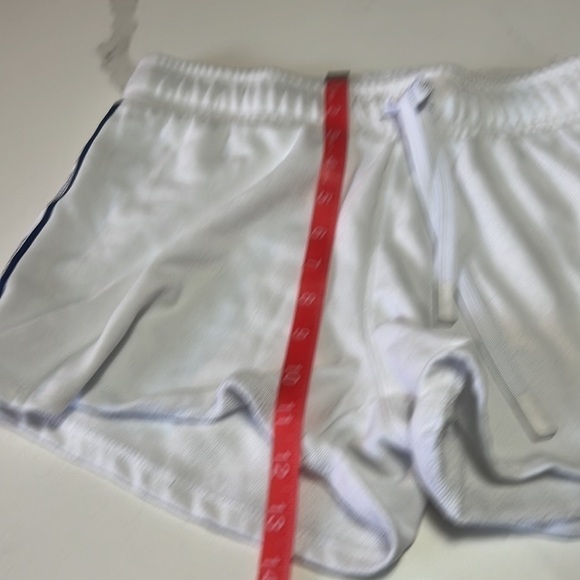 Tommy Hilfiger SPORT Shorts. Bright white with  classic Tommy Logo. Size Small. - Picture 10 of 11
